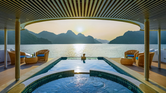 Capella Cruise: Infinity swimming pool