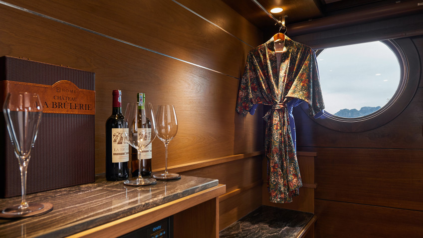 Paradise Grand Cruise: Welcomed Champagne prepared in-room